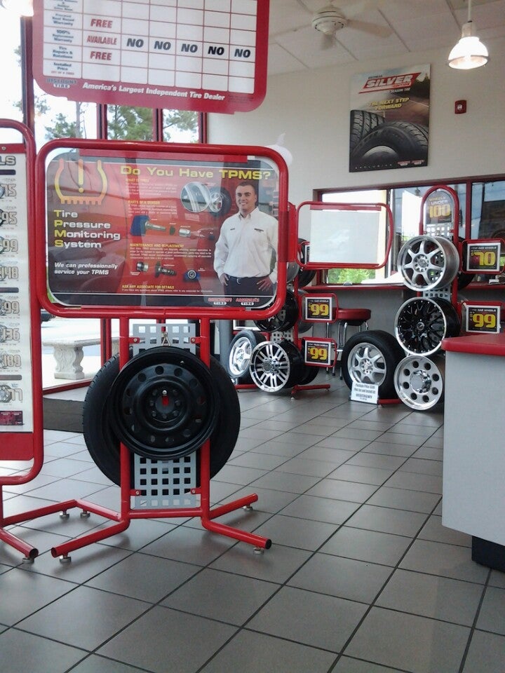 Discount Tire 4534 Log Cabin Dr, Macon