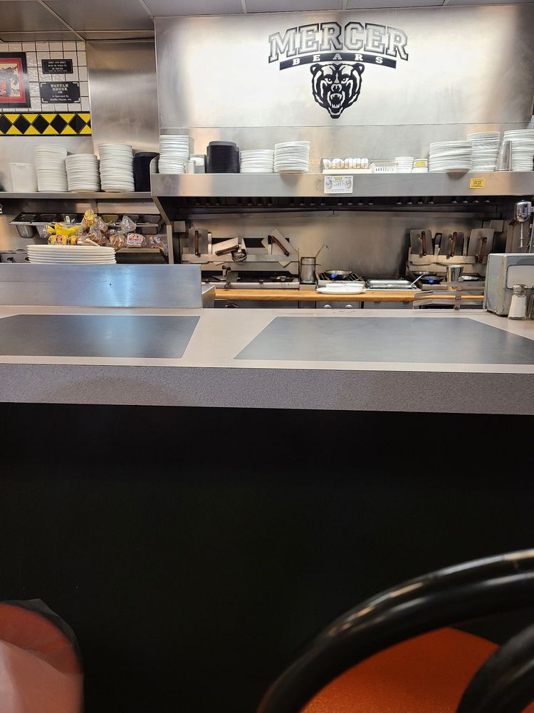 Waffle House 840 Riverside Dr, Macon