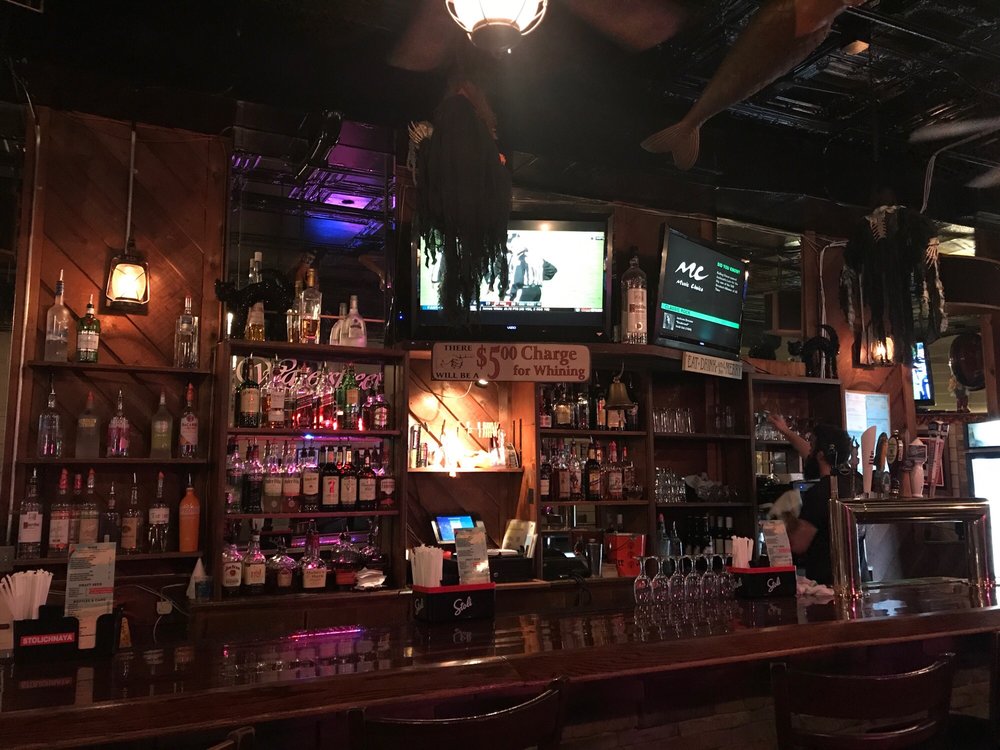 Hemingway's Bar & Grill 29 W Park Square, Marietta
