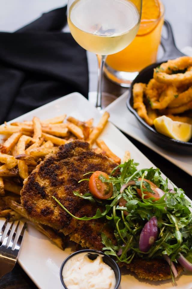Stockyard Burgers & Bones 4475 Roswell Rd Suite 1700, Marietta
