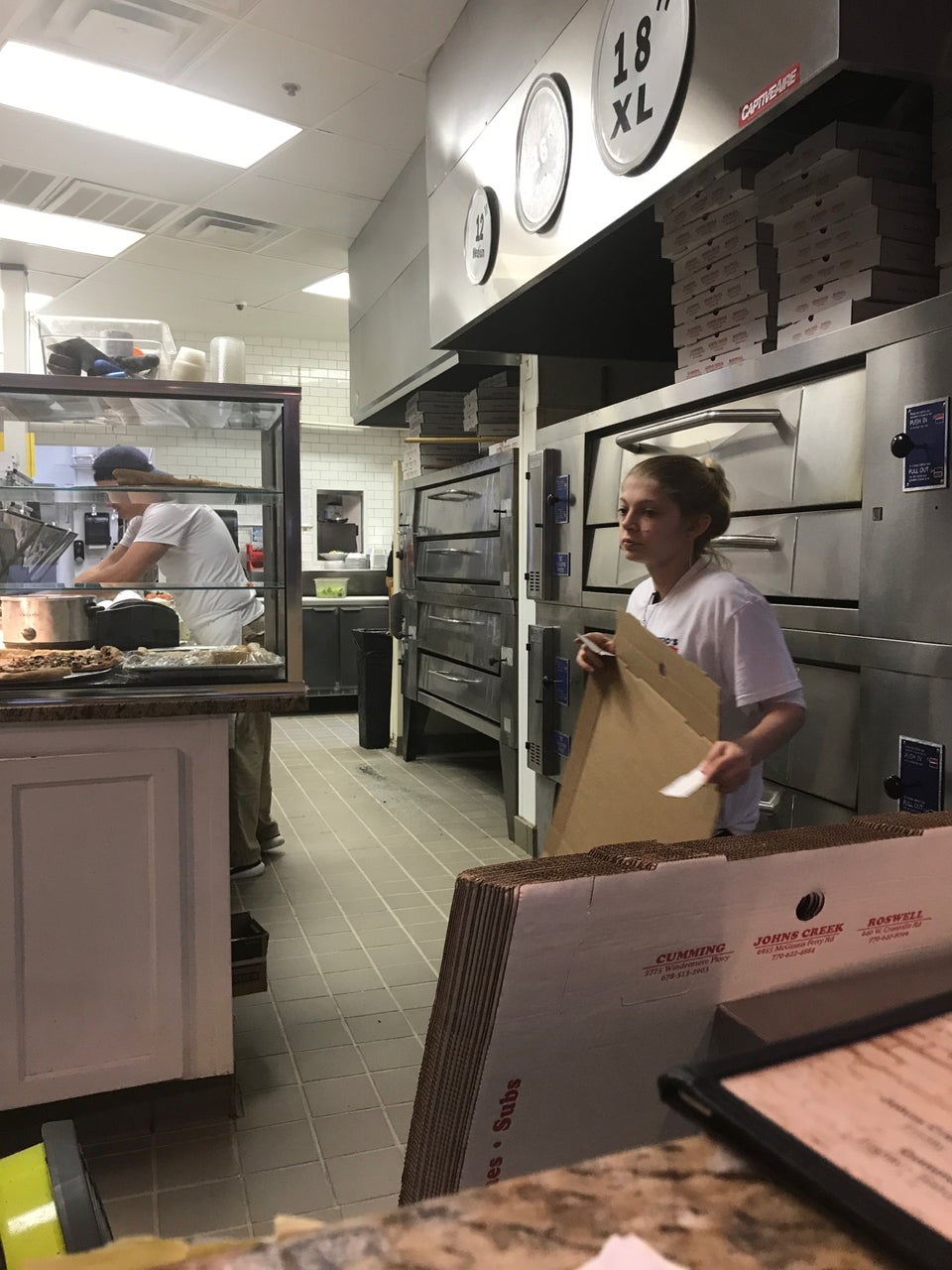 Alessio's Restaurant & Pizzeria 640 W Crossville Rd, Roswell