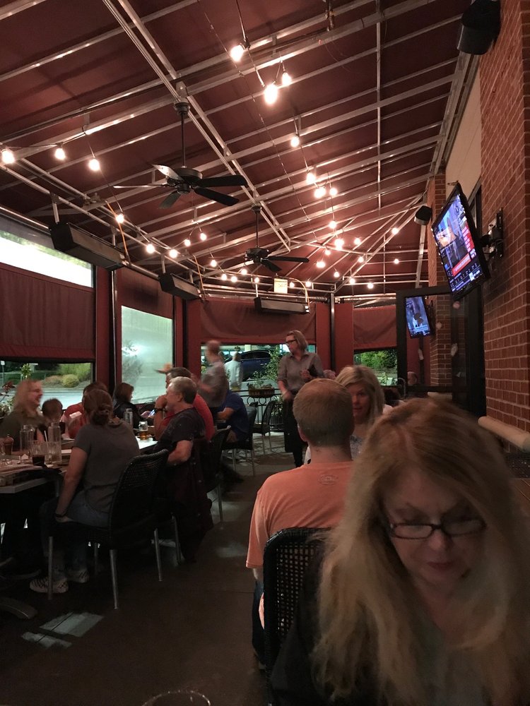 Marlow's Tavern 625 W Crossville Rd Suite 100, Roswell