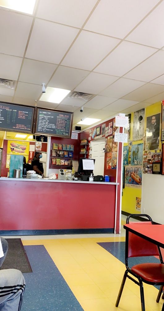 Mike's Hot Dogs 5948 Roswell Rd, Sandy Springs
