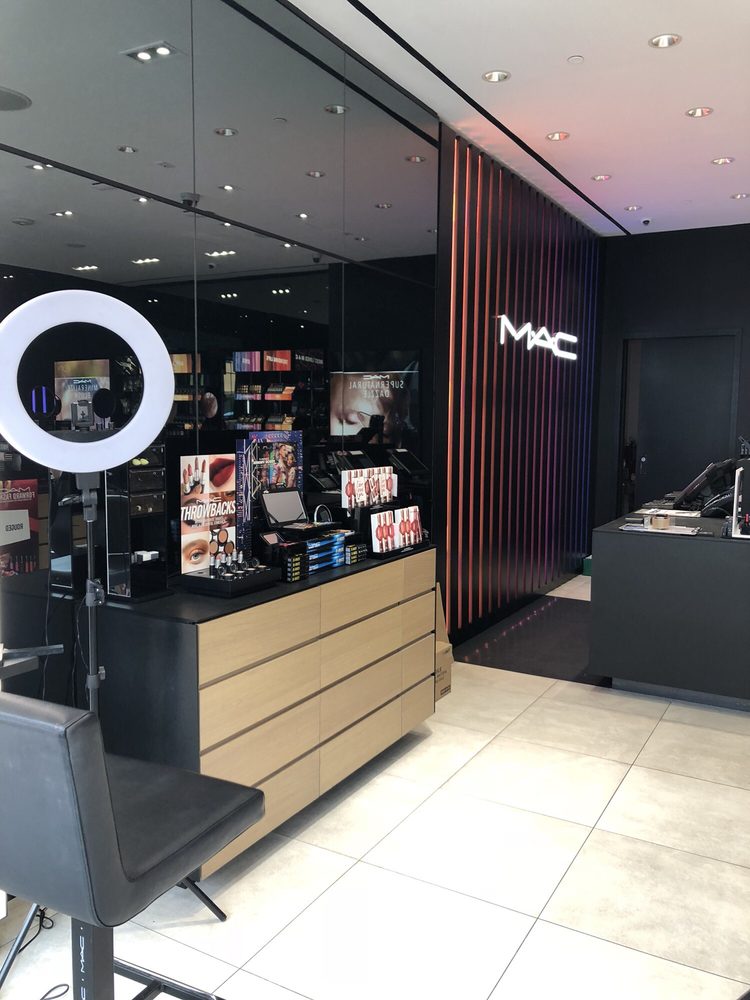 MAC Cosmetics Savannah
