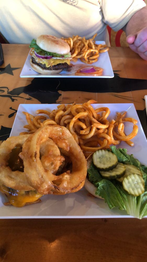 B&D Burgers - East Broughton St 13 E Broughton St, Savannah