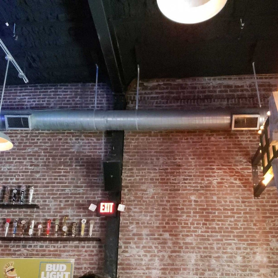 Savannah Taphouse 125 E Broughton St, Savannah