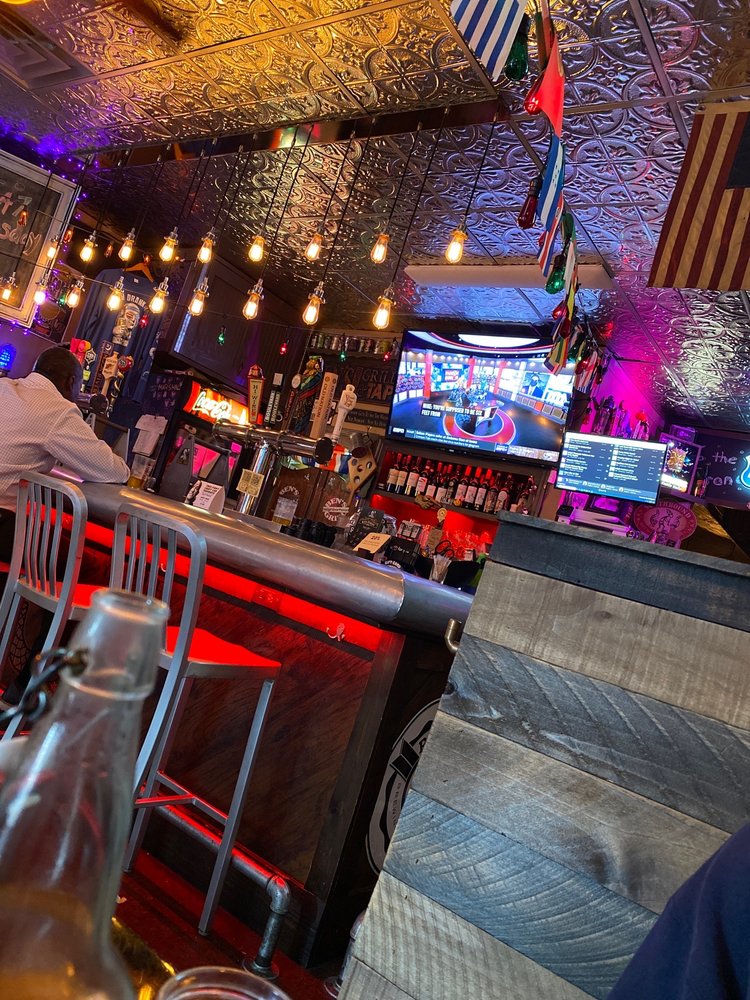 Ben's Neighborhood Grill & Tap 7080 Hodgson Memorial Dr, Savannah