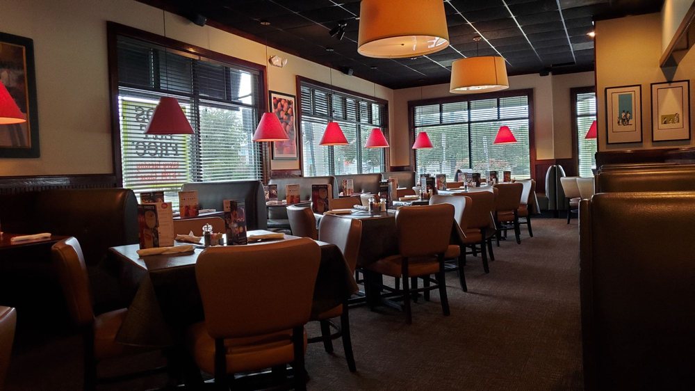 Ruby Tuesday 580 Al Henderson Blvd, Savannah