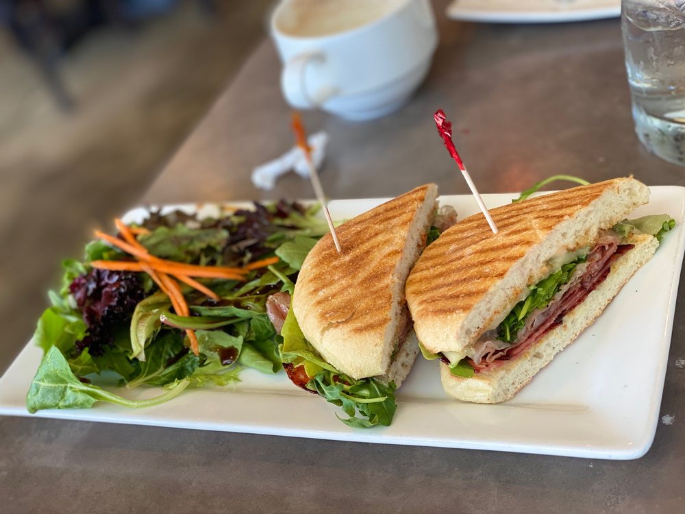 Moena Cafe Koko Marina Center Building E, 7192 Kalanianaʻole Highway Suite #D-101, Honolulu