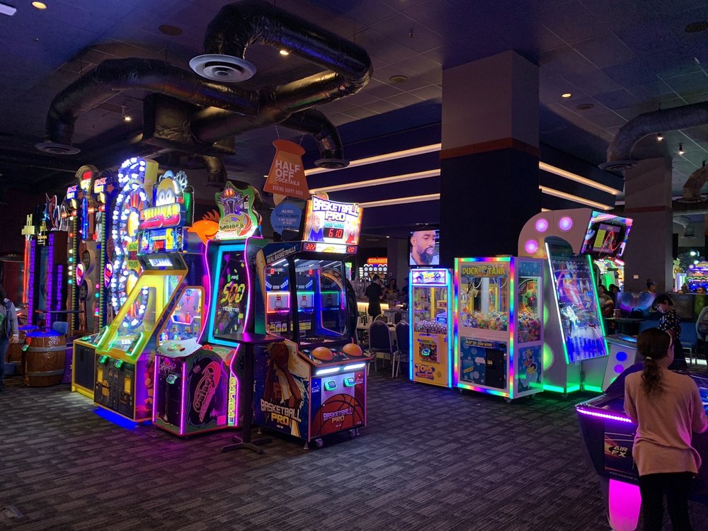 Dave & Buster's 1030 Auahi St, Honolulu