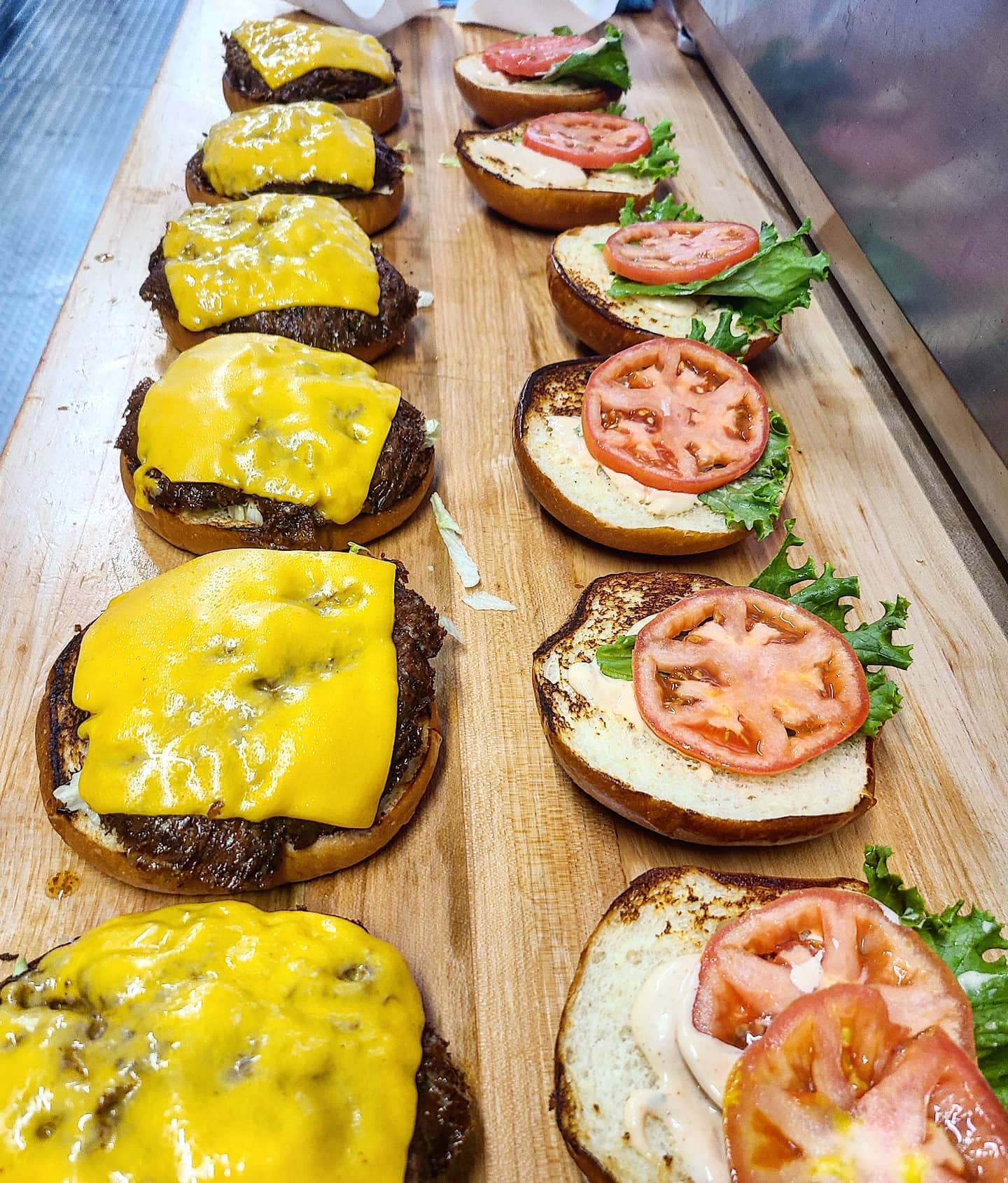Chubbies Burgers 960 Auahi St, Honolulu
