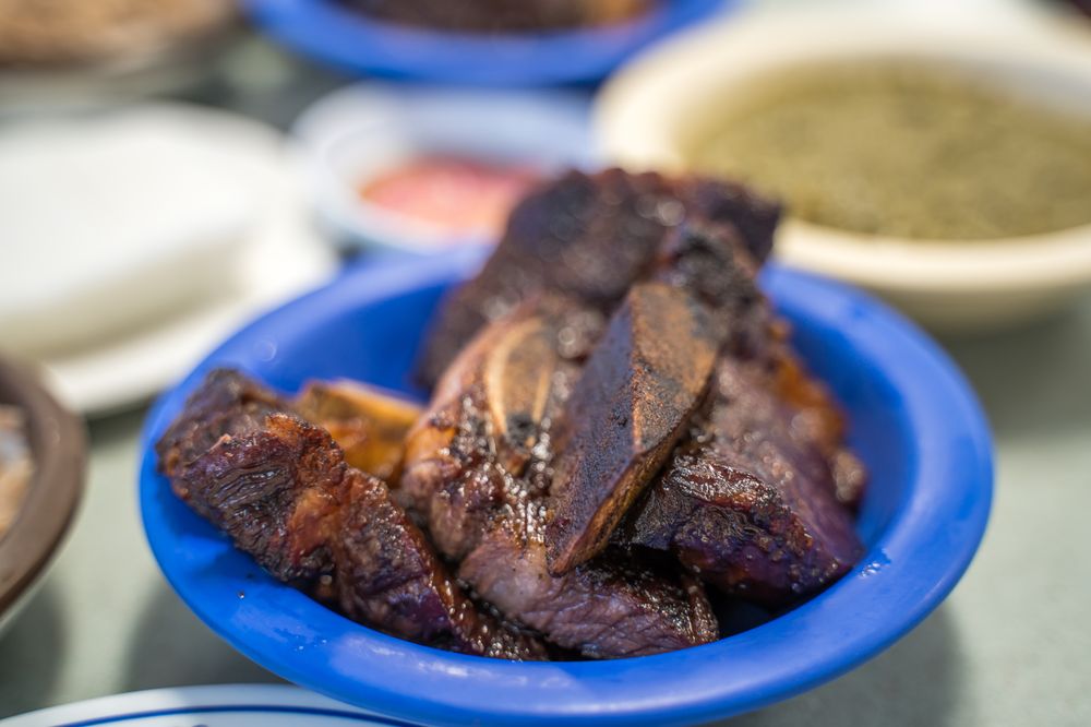 Helena's Hawaiian Food 1240 N School St, Honolulu