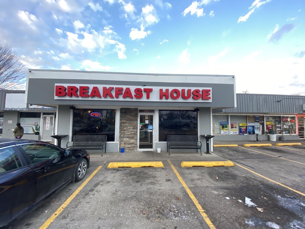 Breakfast House Café 820 6th St SW, Cedar Rapids