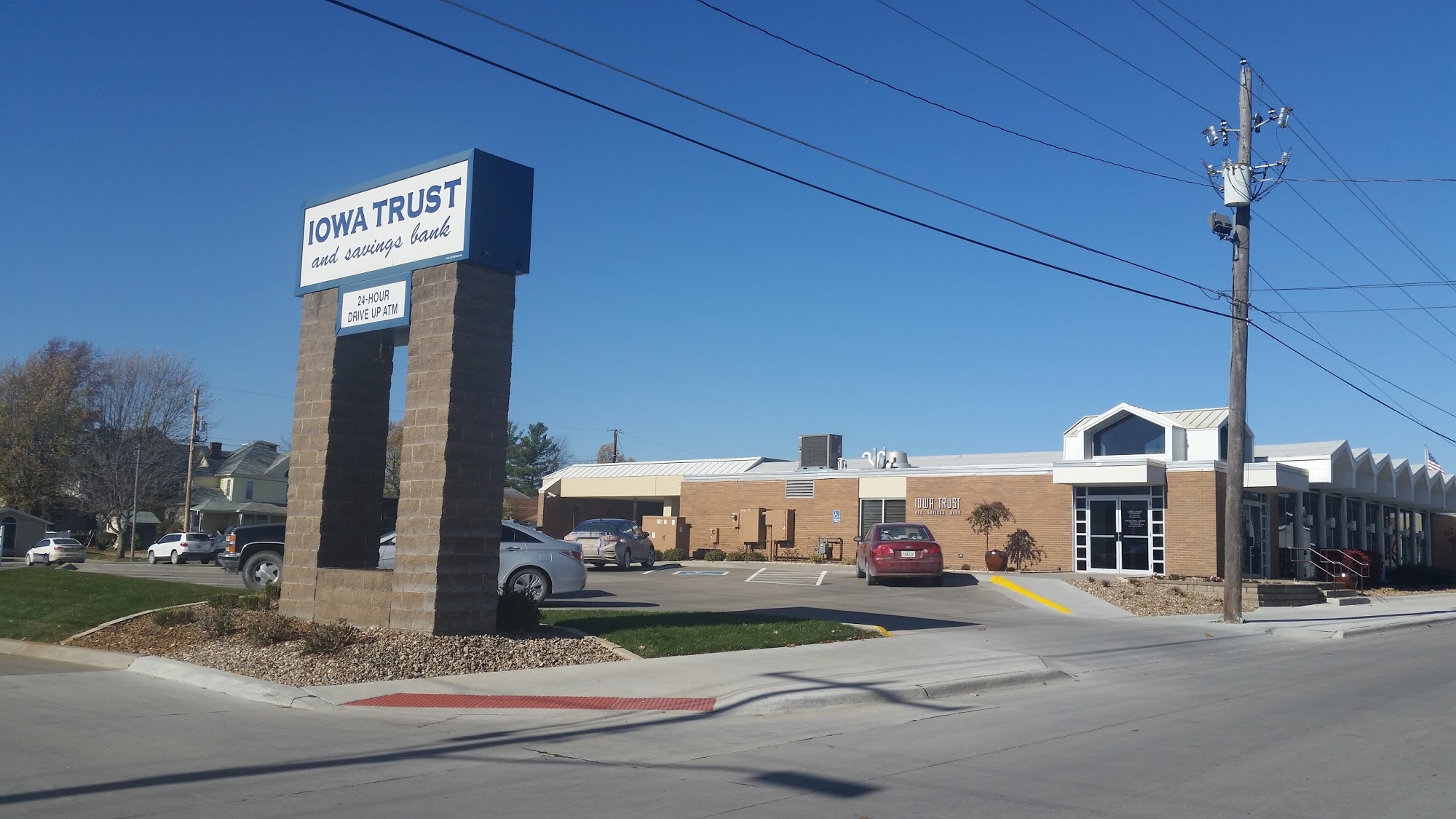 IOWA TRUST & SAVINGS BANK - Centerville IA - Hours, Directions, Reviews