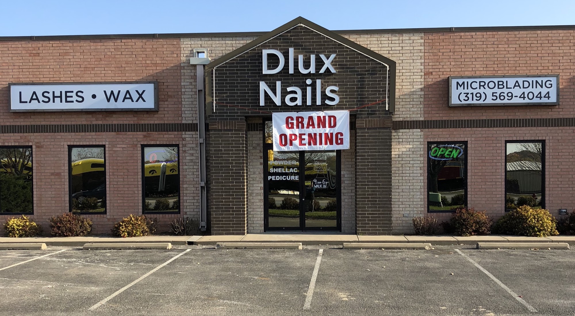 Dlux Nails & Spa