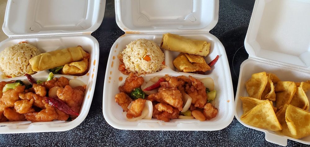 Tsing Tsao Chinese Fast Food 2231 E University Ave, Des Moines