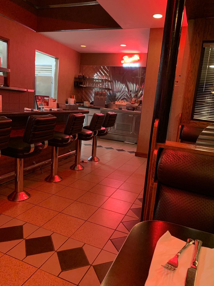 Drake Diner 1111 25th St, Des Moines