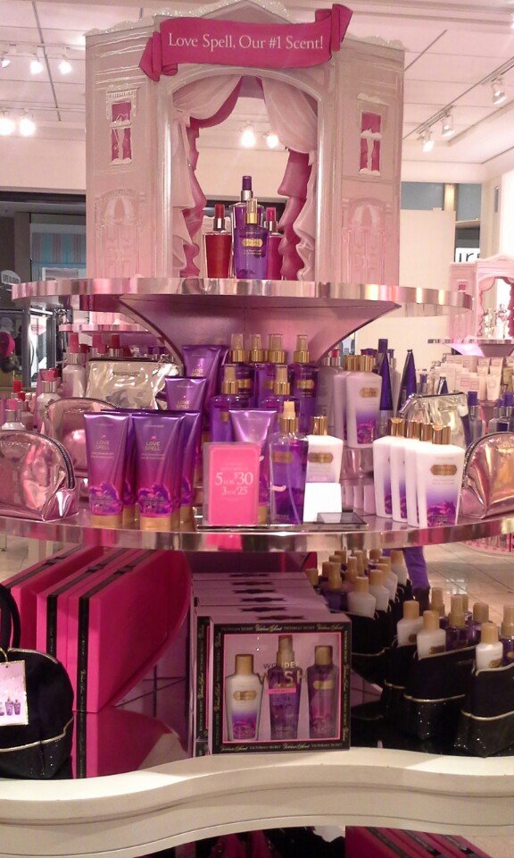 Victoria's Secret 350 N Milwaukee St, Boise