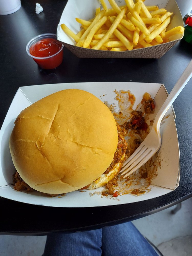 Chubby's Warehouse Bar & Grille 1022 E Broadway, Alton