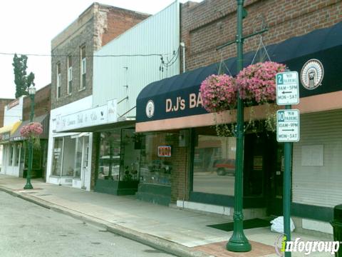 D J's Bar & Grill 2526 College Ave, Alton