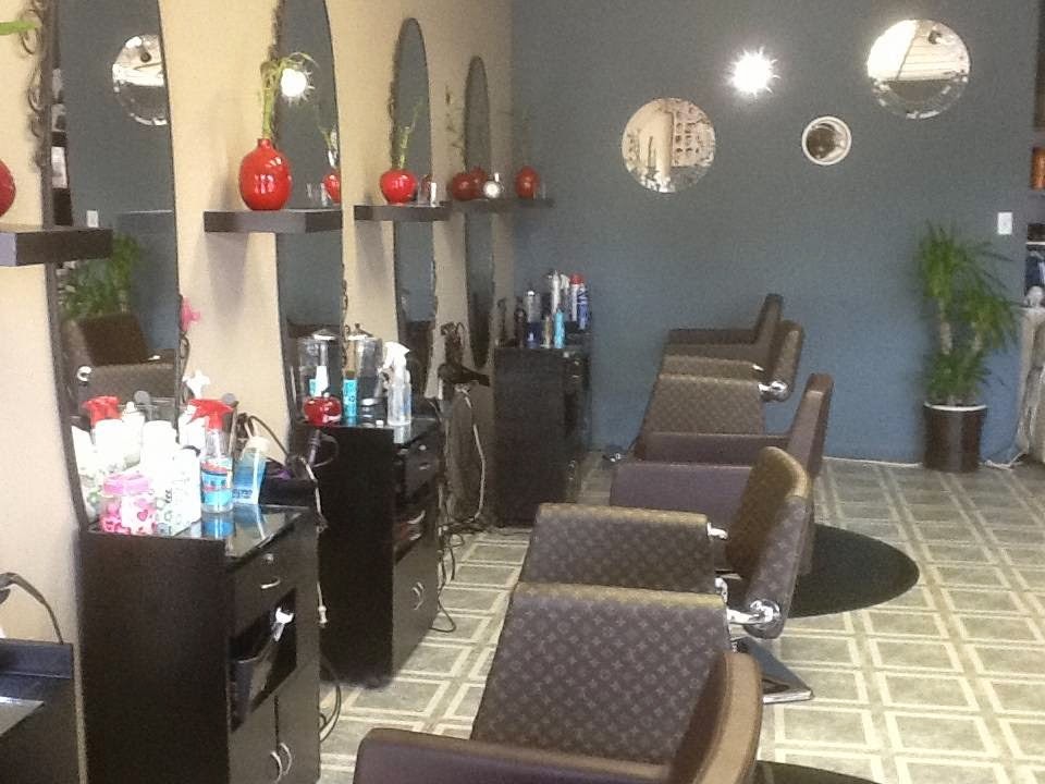 Zoi Luna Salon