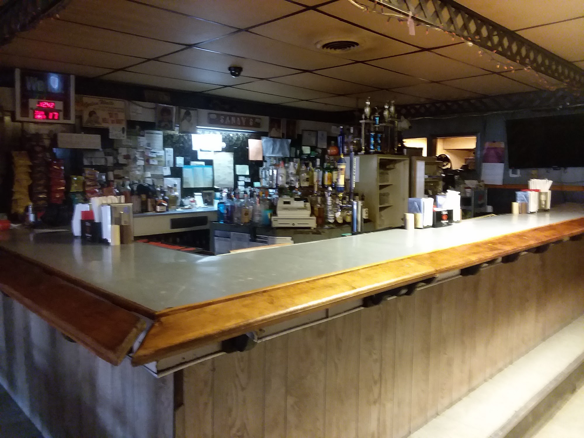 Sandy's Bar & Grill