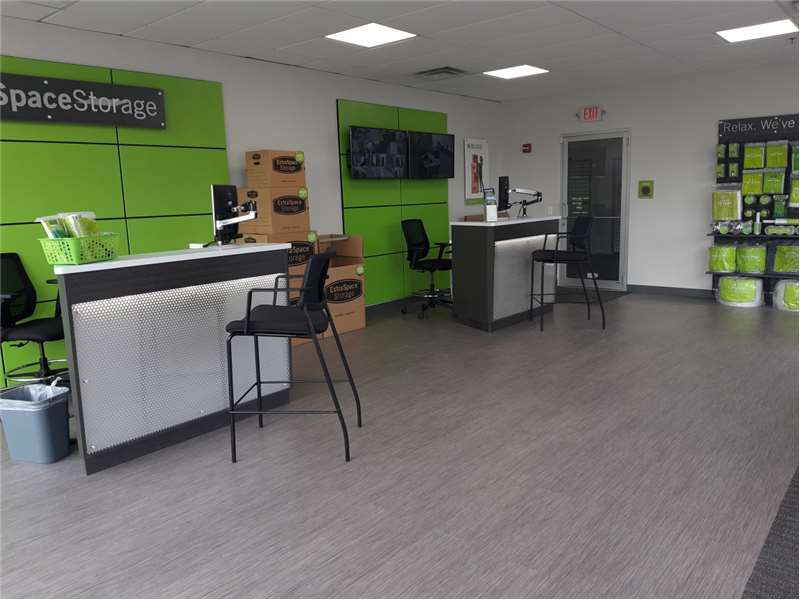 Extra Space Storage 1301 S Harlem Ave, Berwyn