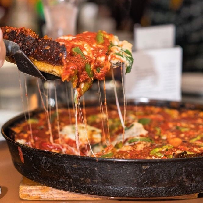 Pequod's Pizza 2207 N Clybourn Ave, Chicago