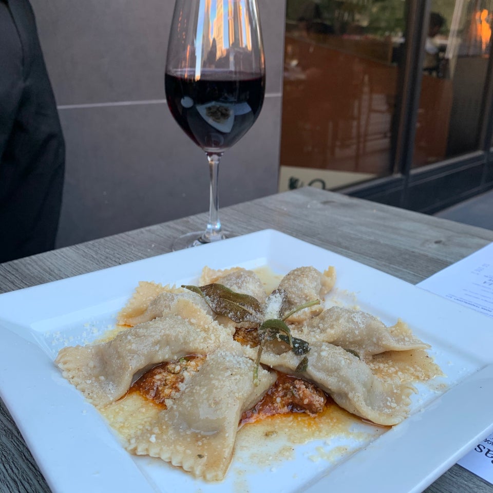 Casati's Modern Italian 444 W Fullerton Pkwy, Chicago