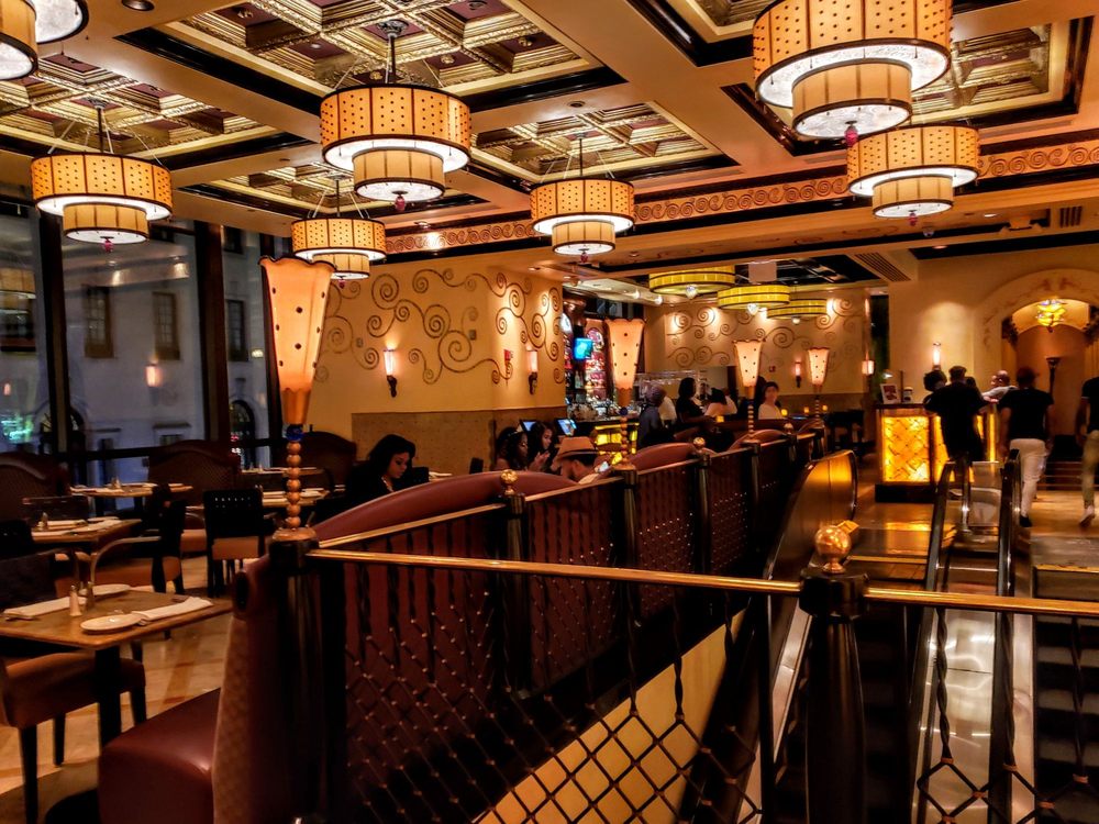 Grand Lux Cafe 600 N Michigan Ave, Chicago