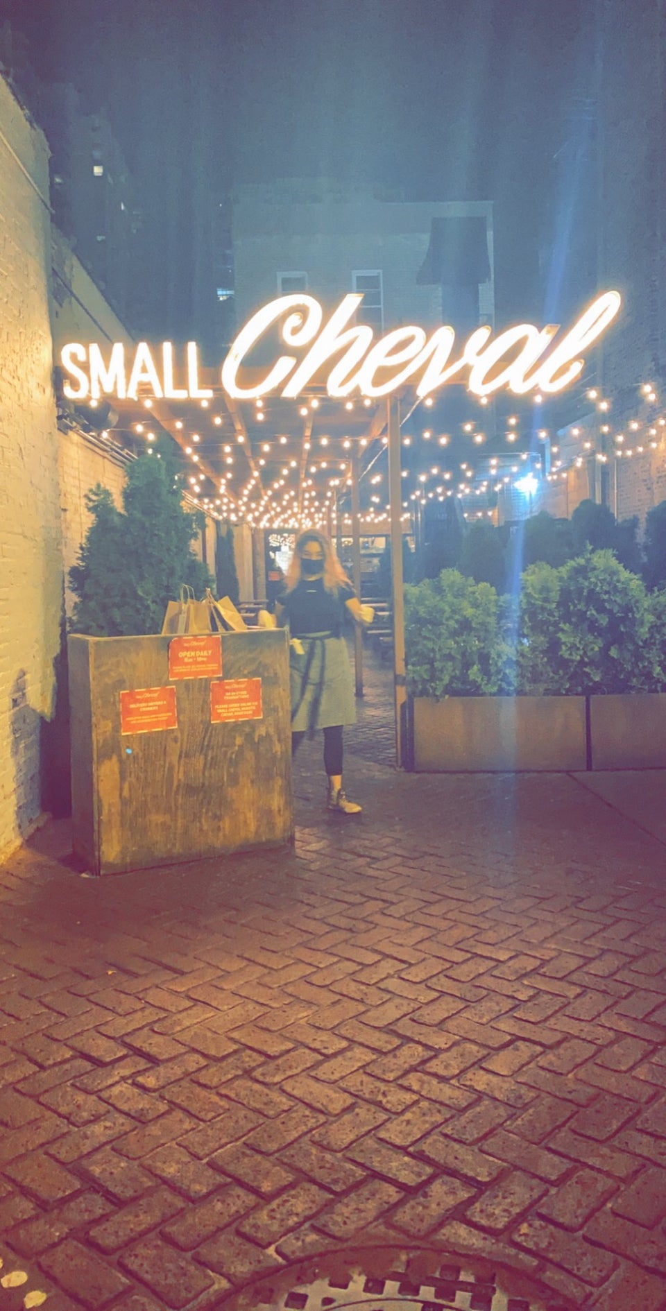 Small Cheval Wells 1345 N Wells St, Chicago