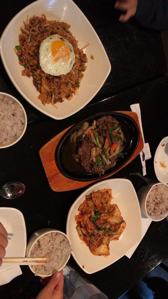 Koco Table Evanston 720 1/2 Clark St, Evanston