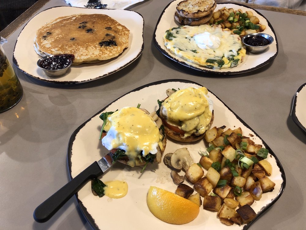 Egg Harbor Cafe 2350 Lehigh Ave, Glenview