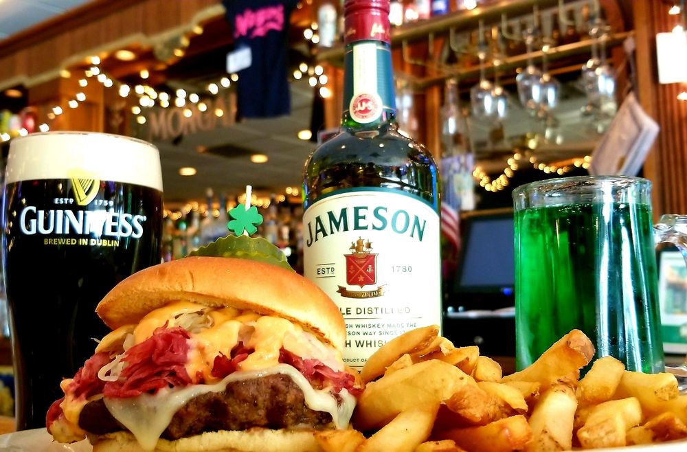 Morgan's Bar & Grill 532 N Milwaukee Ave, Libertyville