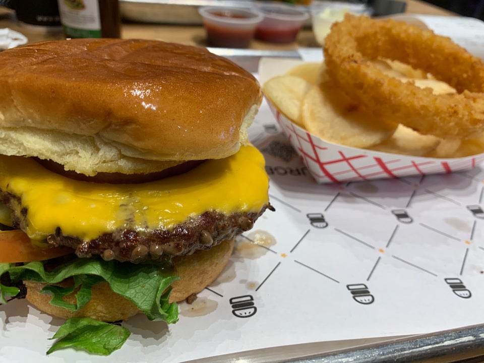 Oak Brook, IL Restaurants Open for Takeout, Curbside Service and/or