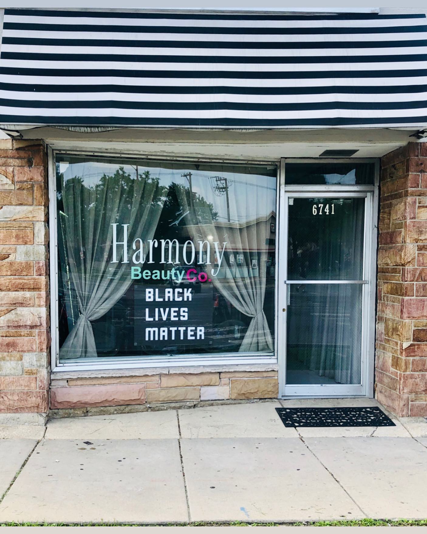 Harmony Beauty Co. in Oak Park, IL
