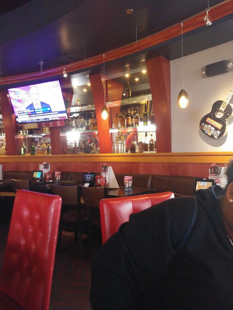 Red Robin Gourmet Burgers and Brews 7029 E State St, Rockford