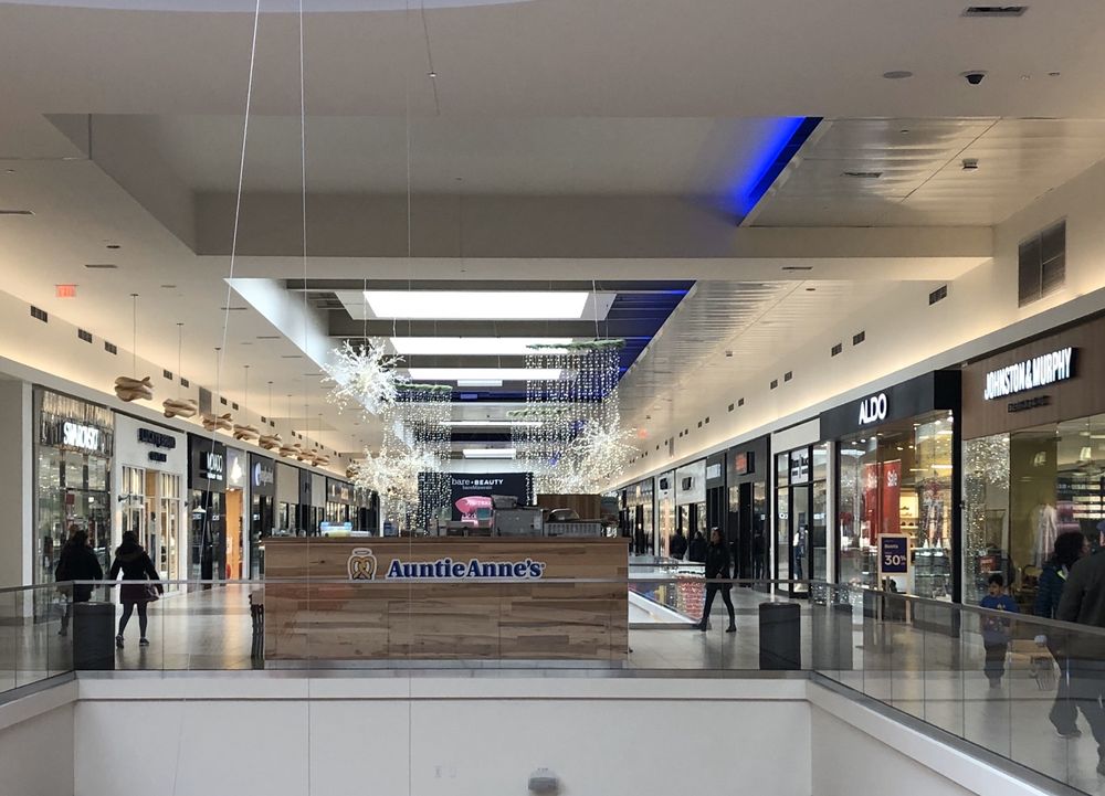 Auntie Anne's 5220 Fashion Outlets Way, Rosemont