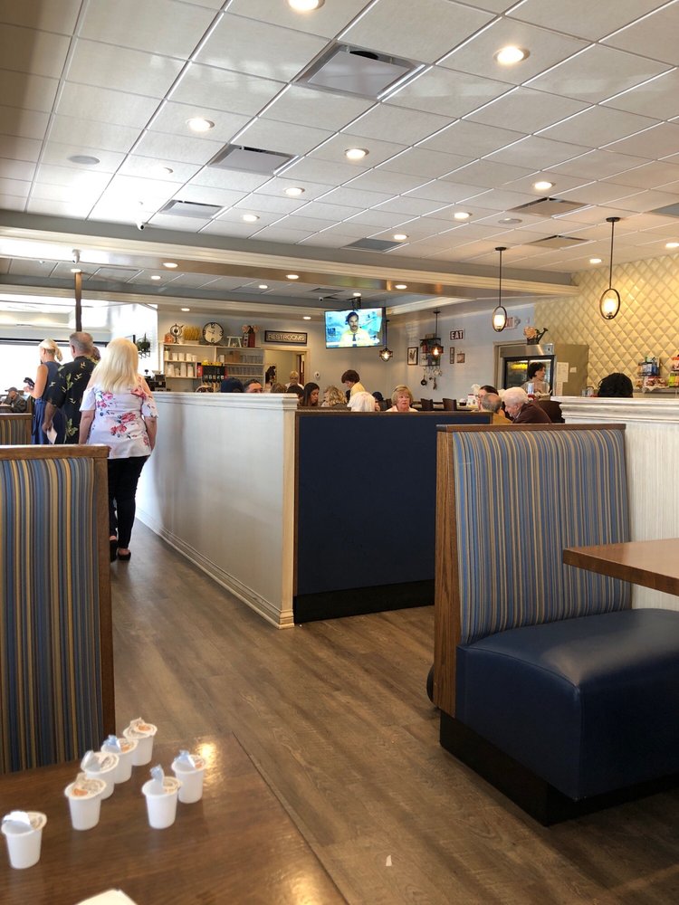 Sander's Family Restaurant & Pancake House 5320 Touhy Ave, Skokie