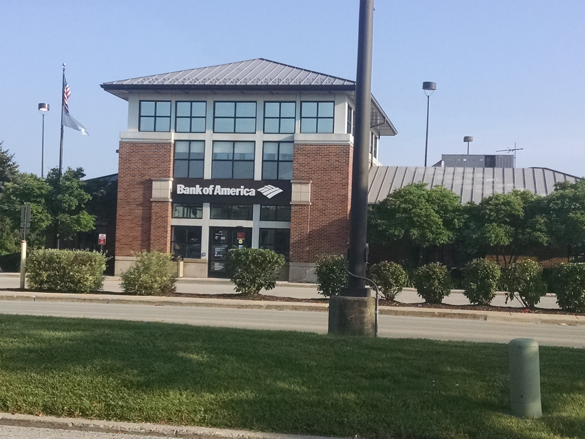 Bank of America (with Drive-thru ATM)