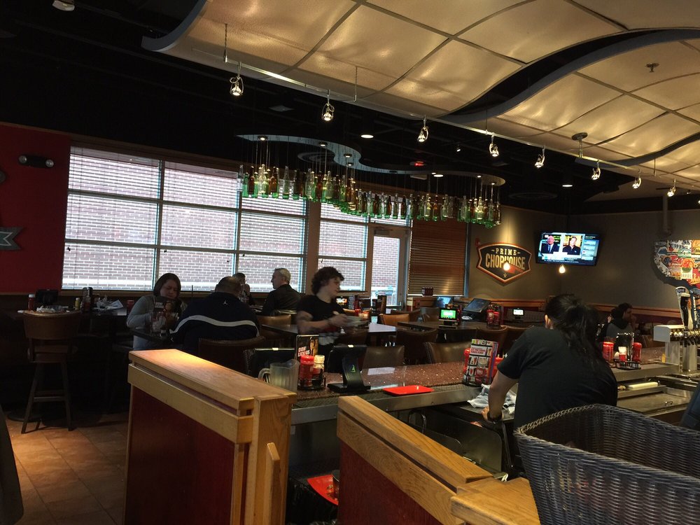 Red Robin Gourmet Burgers and Brews 7050 Carpenter Rd, Skokie