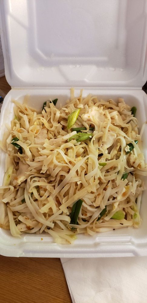 Thai Basil 2703 N Dirksen Pkwy, Springfield