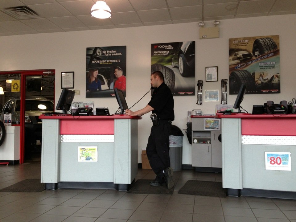 Discount Tire 2871 S Veterans Pkwy, Springfield