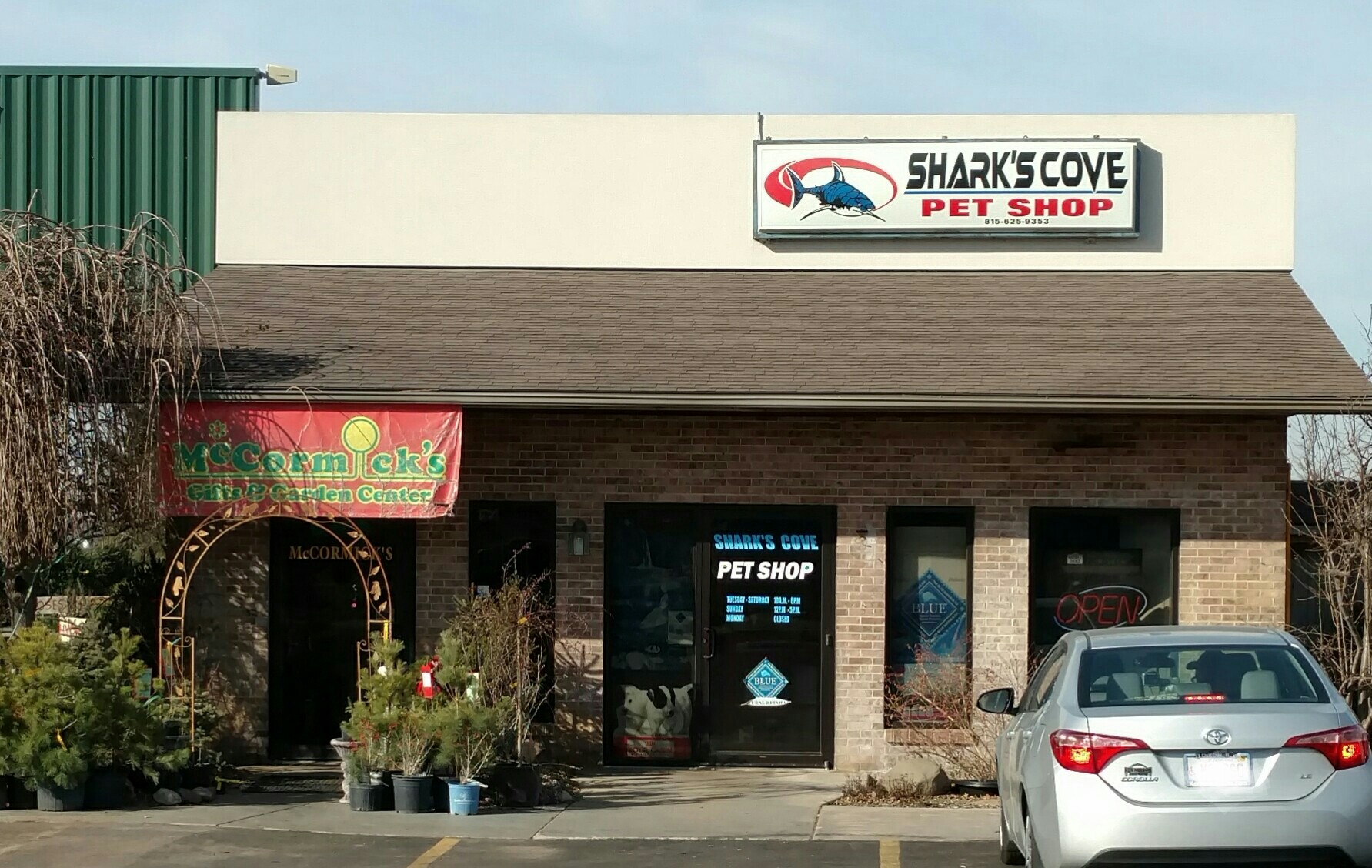 Shark's Cove Pet Shop