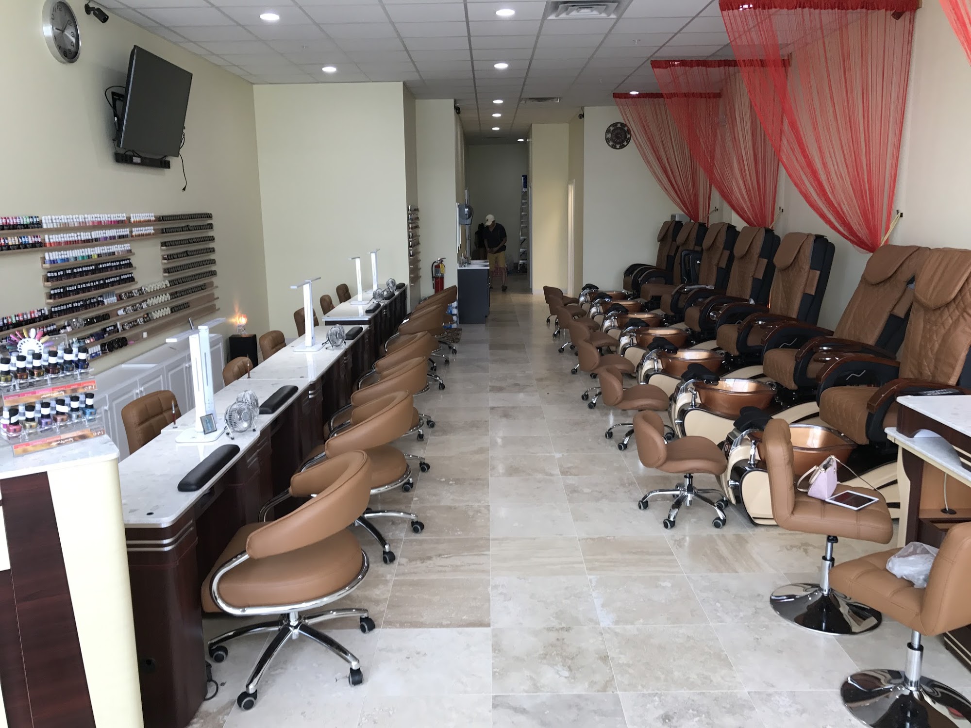 Design Nails & Spa