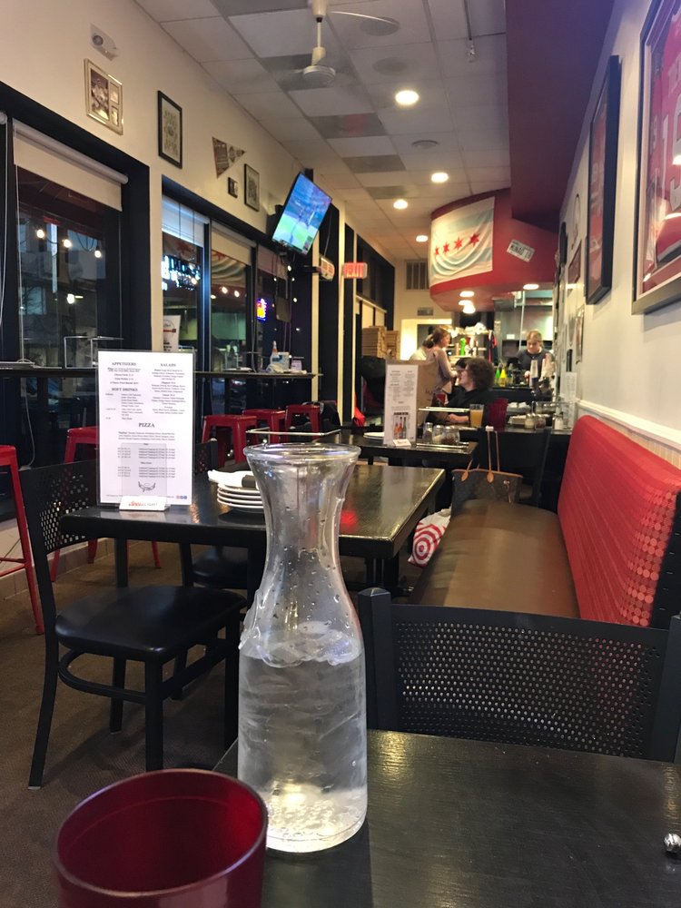 Lefty's Pizza Shop 1156 Central Ave, Wilmette