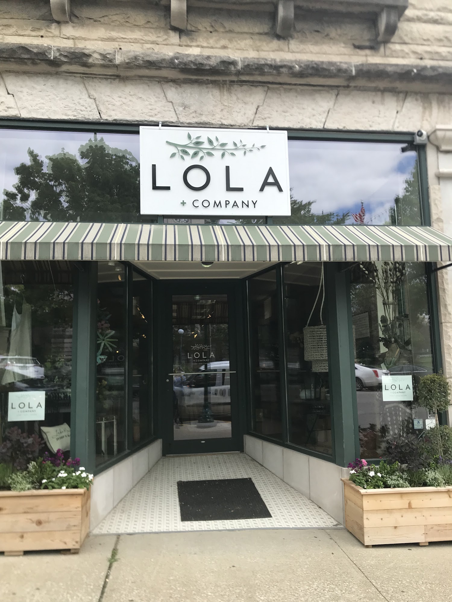 Lola Rue & Co