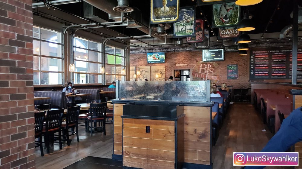 BJ's Restaurant & Brewhouse 245 W Coliseum Blvd, Fort Wayne