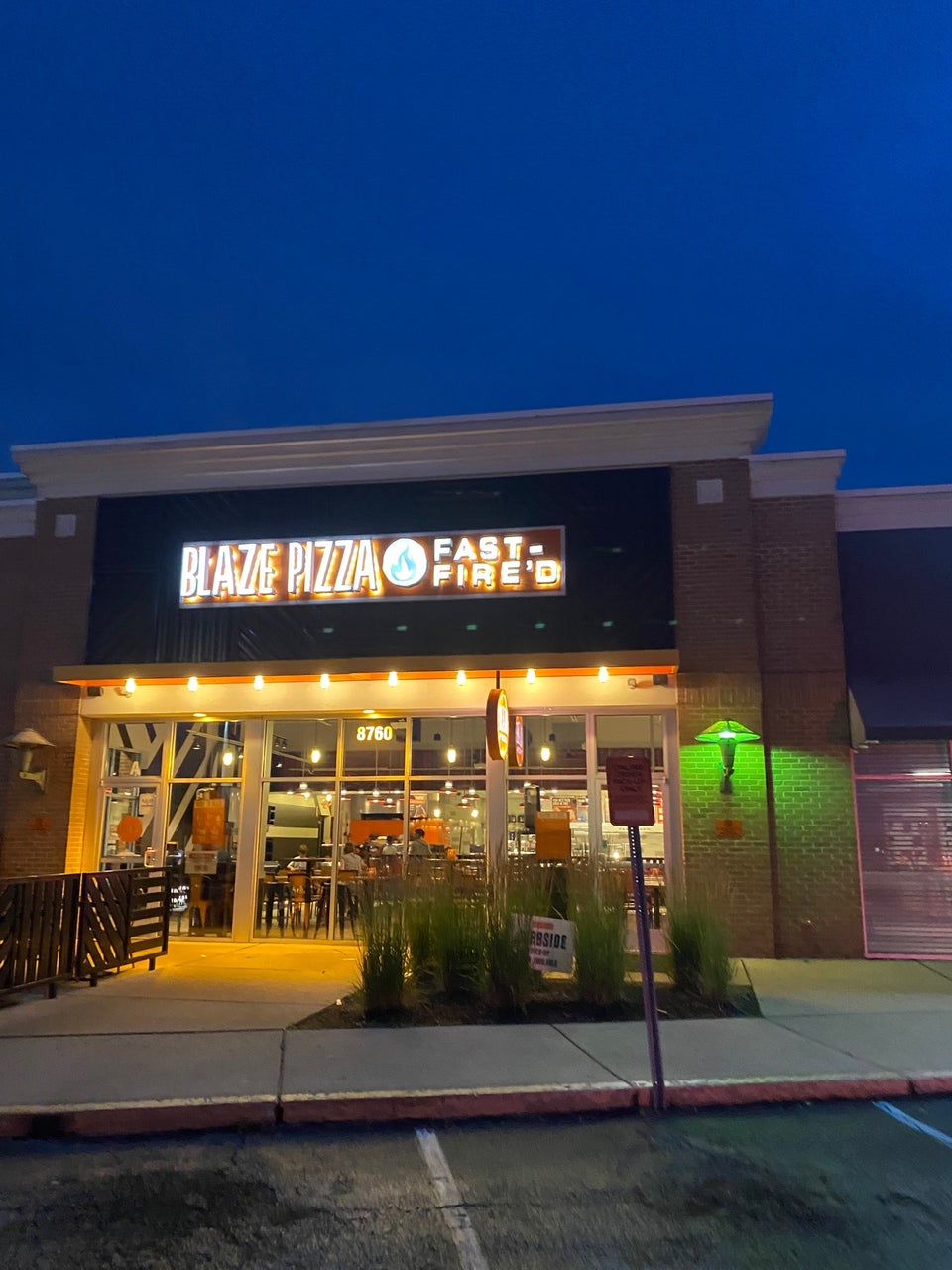 Blaze Pizza 8760 Michigan Rd, Indianapolis