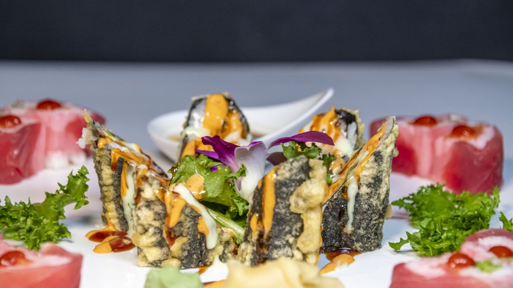 WOOCHI JAPANESE FUSION & BAR 119 N Michigan St, South Bend
